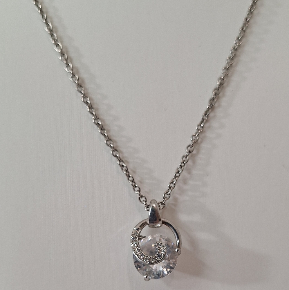 Elegant Silver Wave Pendant Necklace